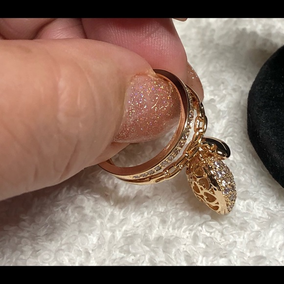 Yellow gold ring with pave heart-charm ring - Picture 11 of 15